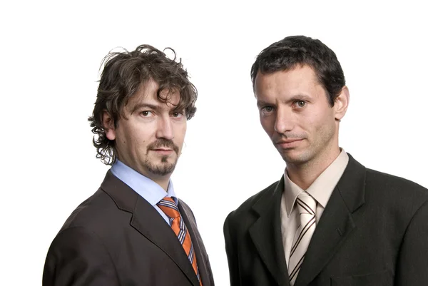 Deux jeunes hommes d'affaires portrait sur blanc — Photo