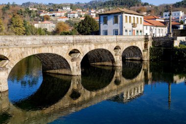 Antik Köprüsü ve arcos de valdevez Köyü