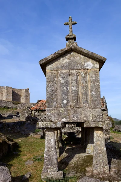 Secadores de maíz de piedra típicos — Foto de Stock