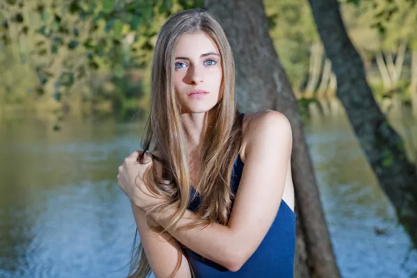 Young girl — Stock Photo, Image