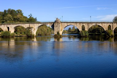 Antik Roma köprüsü