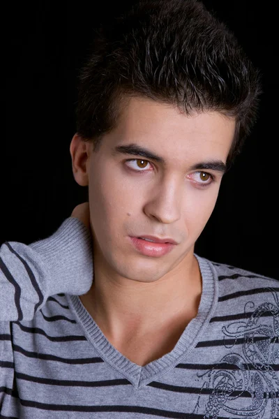 Sıradan bir genç portresi.