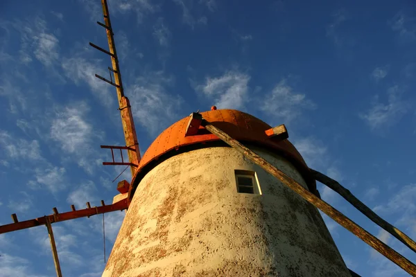 Molino de viento antiguo —  Fotos de Stock