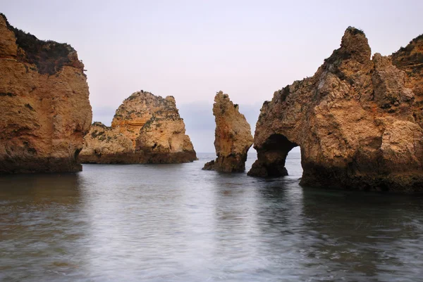 Rochers dans la mer — Photo