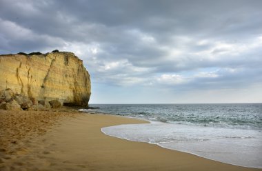 algarve adlı küçük plaj