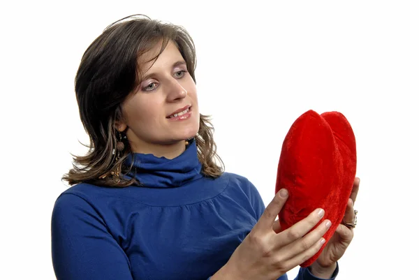 Bonita joven sosteniendo un corazón de San Valentín —  Fotos de Stock