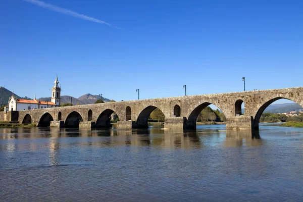 Romaren överbryggar över ponte de lima — Stockfoto