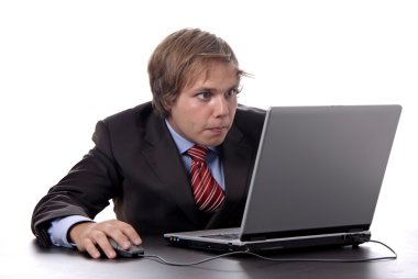 delikanlı aktif ve çalışan bu laptop