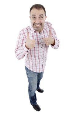 Genç mutlu casual adam başparmak yukarı