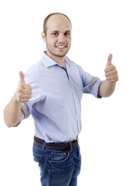 Genç casual adam başparmak yukarı