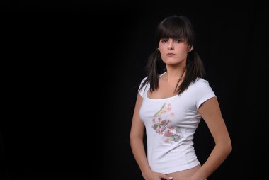 genç bir kadın kılığında