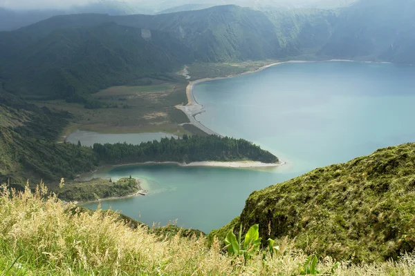 Lago de fuego en la isla de Azores — Foto de Stock