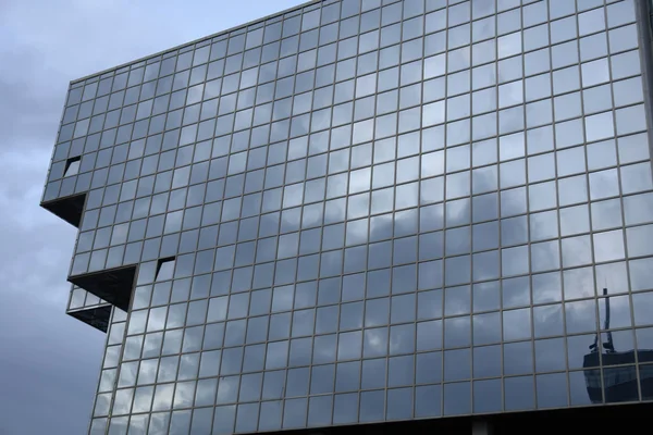 Edificio de oficinas moderno —  Fotos de Stock