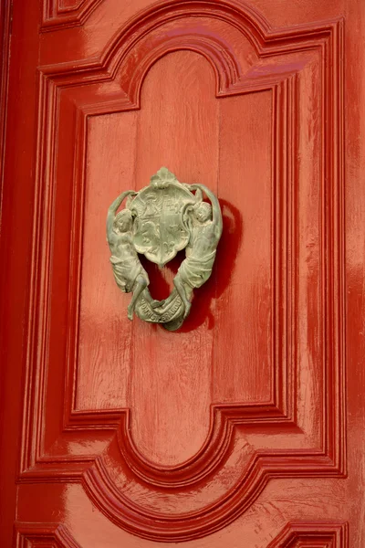 一方、ドアのドアのノブ — ストック写真