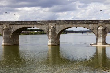 Saumur Köprüsü