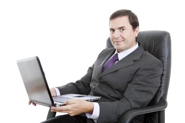 Jovem homem de negócios trabalhando com laptop — Fotografia de Stock