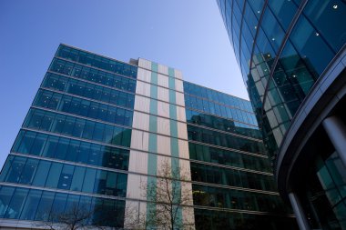 modern yüksek ofis binası