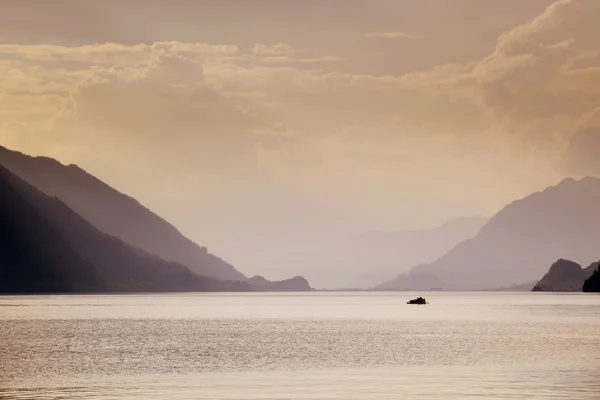 Lago suíço — Fotografia de Stock