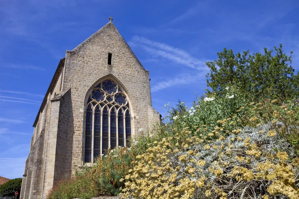 Parthenay-Kirche — Stockfoto