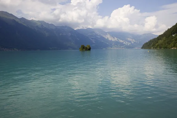 Swiss sjön ön — Stockfoto