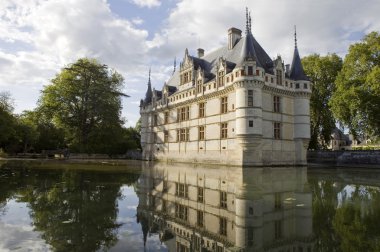 AZAY-le-rideau