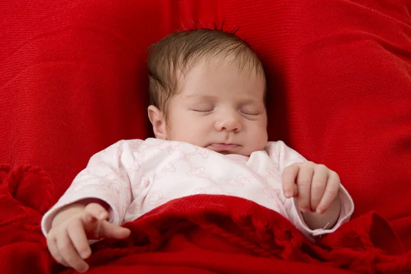 Ung baby sover — Stockfoto