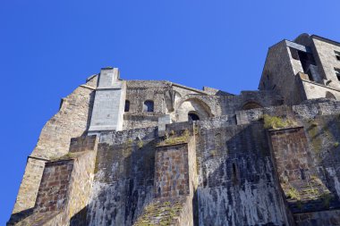 Manastır