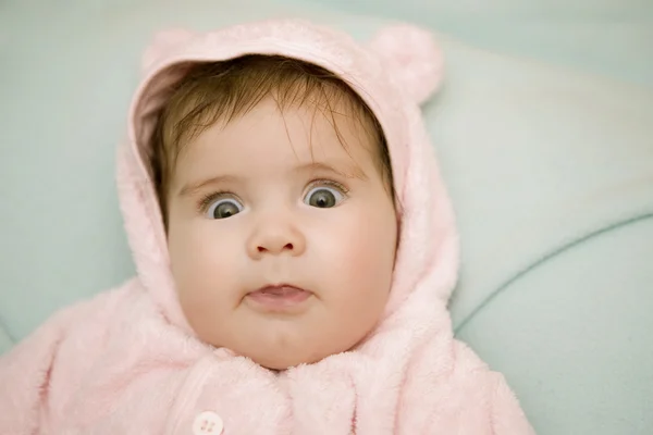 Retrato de bebé joven — Foto de Stock