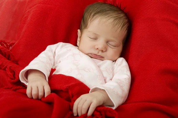 Ung baby sover — Stockfoto