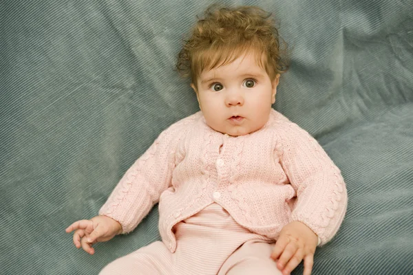 Retrato de bebé joven — Foto de Stock