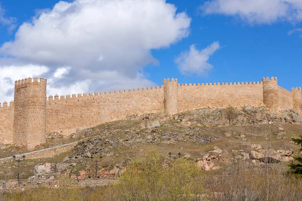 Avila, Kastilya ve Leon 'un antik tahkimatı, İspanya