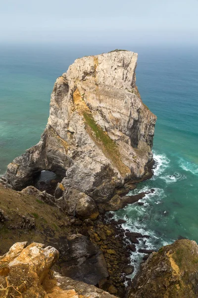 บเขาบนชายฝ งมหาสม ทรแอตแลนต กใน Cabo Roca Cape Roca ในโปรต เกส — ภาพถ่ายสต็อก