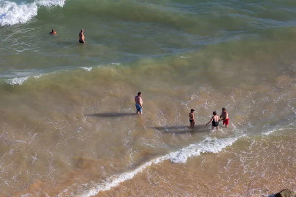 Albufeira Daki Praia Felesia Nın Ünlü Plajındaki Insanlar Plaj Algarve — Stok fotoğraf