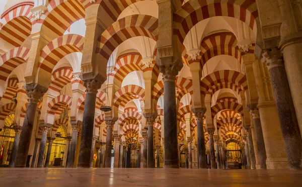 Cordoba Spain Mezquita Cami Dua Salonu Ndaki Kemerler Cordoba Spanya — Stok fotoğraf