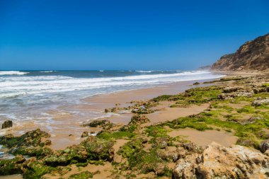 Sao Martinho do Porto, Portekiz yakınlarındaki güzel boş sahil.