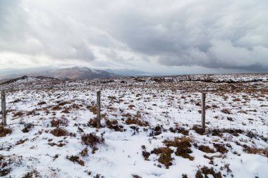 Anu 'nun Papaları' nda Kar, Co Kerry, İrlanda