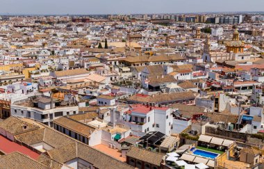 Granada, İspanya: Alhambra Sarayı 'ndaki Arms Tower' ın tepesinden alınan şehir manzarası. UNESCO 'dan Dünya Mirası Sitesi. Endülüs, İspanya.