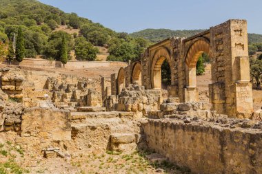 Medine Azahara Sarayı, 936 yılında Abderraman III tarafından kuruldu. Cordoba, Endülüs, İspanya 'ya yaklaşık 8 km uzaklıkta.
