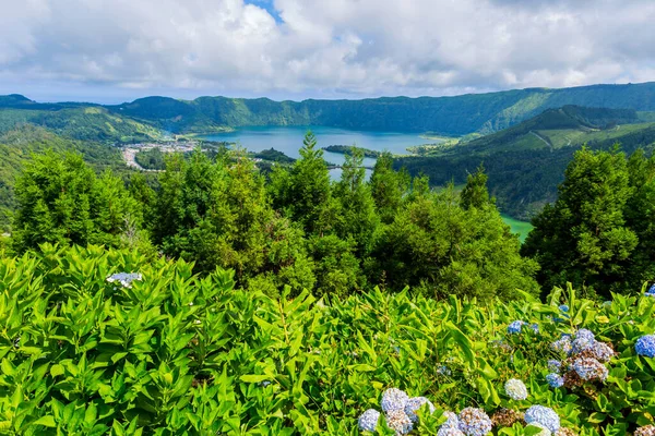 Pittoresk Utsikt Över Sjön Sete Cidades Vulkanisk Kratersjö Sao Miguel — Stockfoto