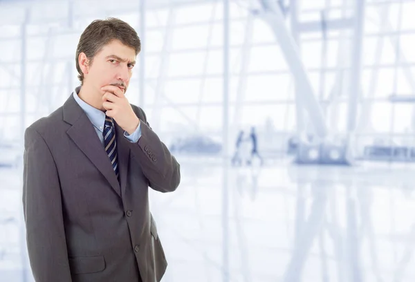 Jungunternehmer Denken Büro — Stockfoto