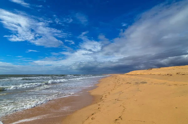 Pusta Plaża Albufeira Znajduje Się Słynnej Miejscowości Turystycznej Algarve Portugalia — Zdjęcie stockowe