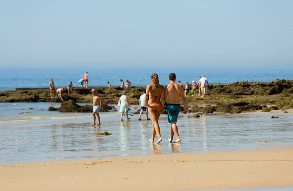 Albufeira Португал Люди Знаменитому Пляжі Ольхос Агуа Альбуфейрі Цей Пляж — стокове фото