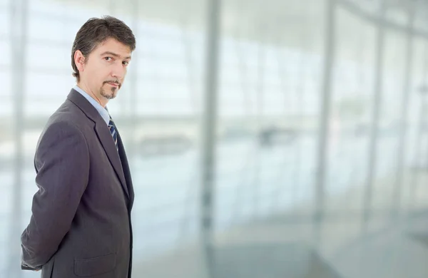 Jungunternehmer Denken Büro — Stockfoto