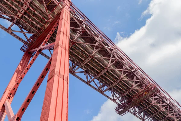 Γέφυρα Abril Λεπτομέρεια Ponte Abril Είναι Μια Κρεμαστή Γέφυρα Στη — Φωτογραφία Αρχείου