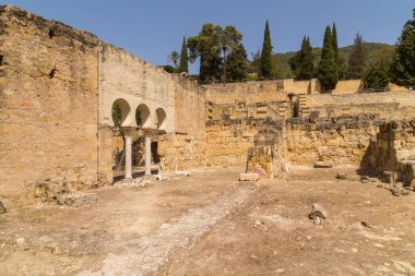 Medine Azahara Sarayı, 936 yılında Abderraman III tarafından kuruldu. Cordoba, Endülüs, İspanya 'ya yaklaşık 8 km uzaklıkta.