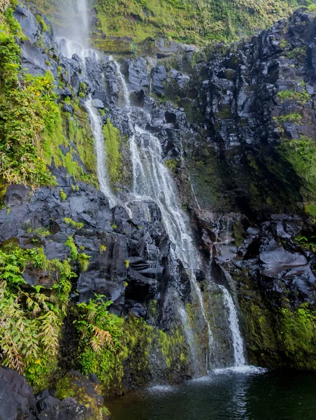 弗洛雷斯岛上的亚速尔瀑布和悬崖 葡萄牙 — 图库照片