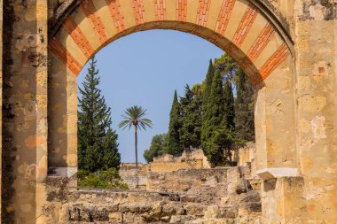 Medine Azahara Sarayı, 936 yılında Abderraman III tarafından kuruldu. Cordoba, Endülüs, İspanya 'ya yaklaşık 8 km uzaklıkta.