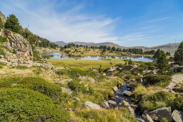 安道尔的Estany Primer湖 Pyrenees山脉 — 图库照片