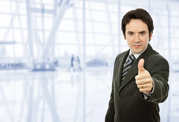 Geschäftsmann Geht Daumen Hoch Büro — Stockfoto