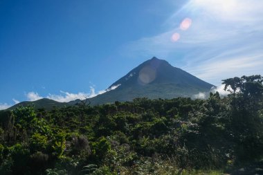 Pico adasındaki Pico Dağı, Azores.